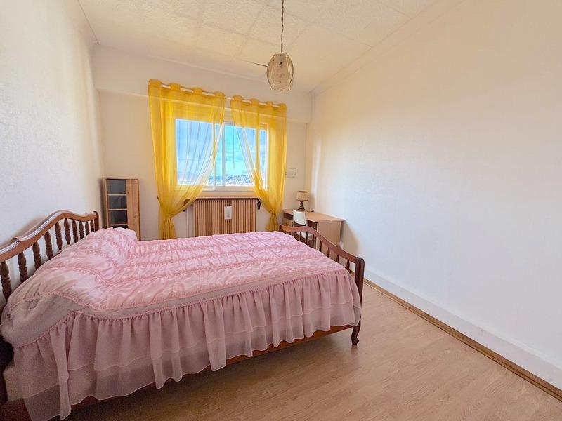 Appartement - 93 m² - 5 pièces