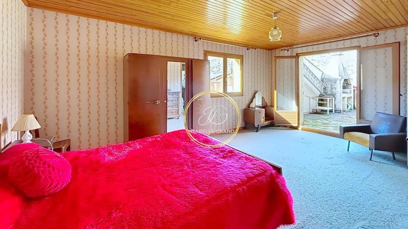 Pavillon - 210 m² - 7 pièces