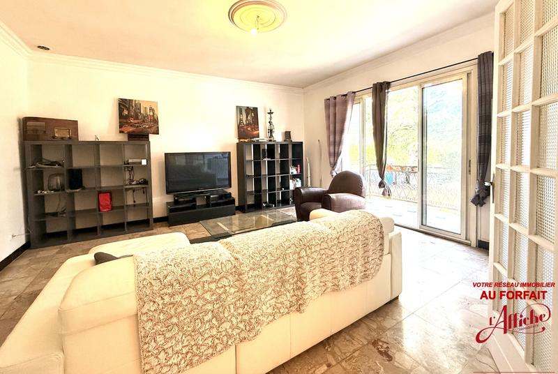 Maison - 99 m² - 5 pièces