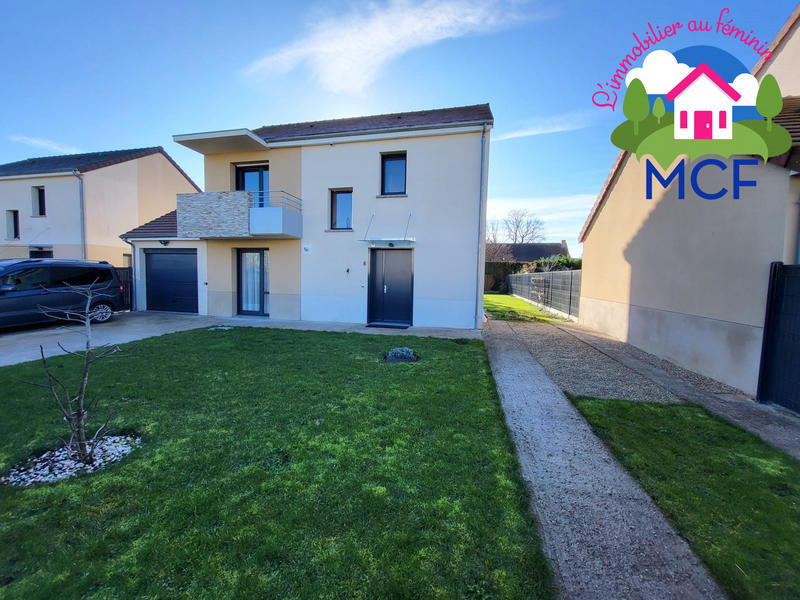 Maison traditionnelle - 88 m² - 4 pièces