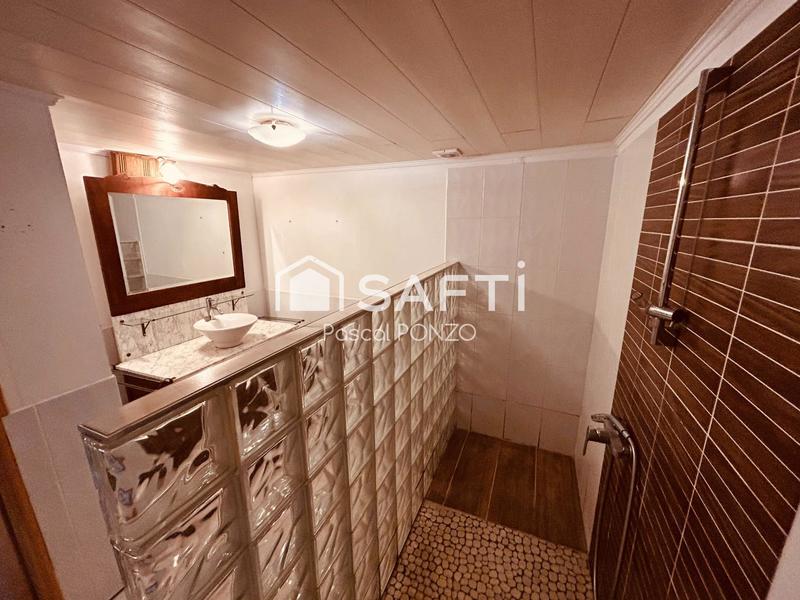 Maison - 253 m² - 7 pièces