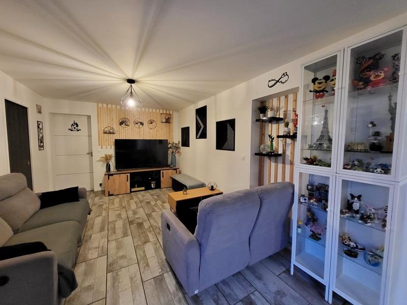 Maison - 330 m² - 15 pièces