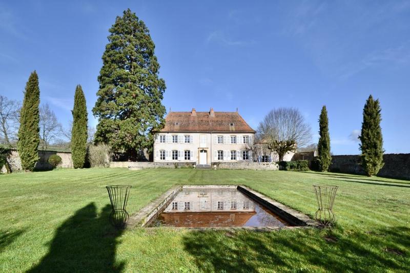 Maison - 432 m² - 14 pièces