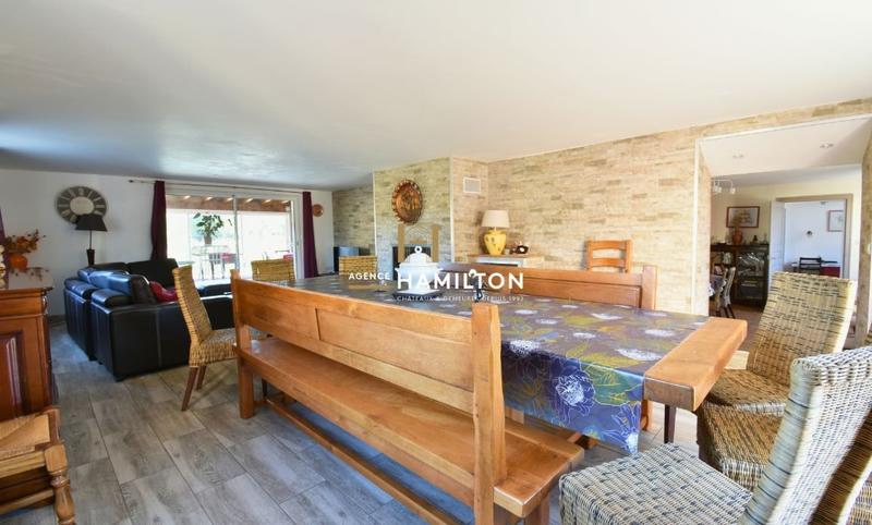 Corps de ferme - 207 m² - 7 pièces