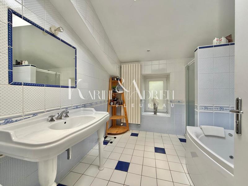 Maison - 140 m² - 6 pièces