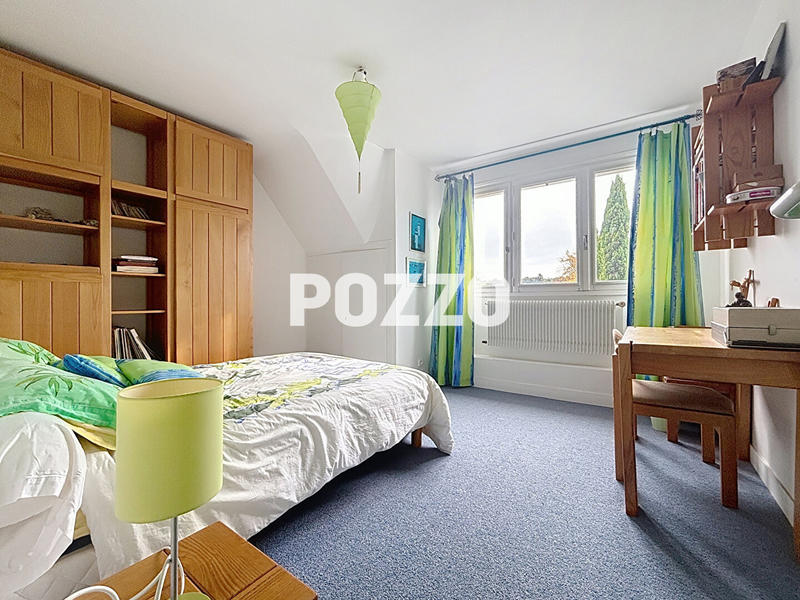 Maison - 210 m² - 9 pièces