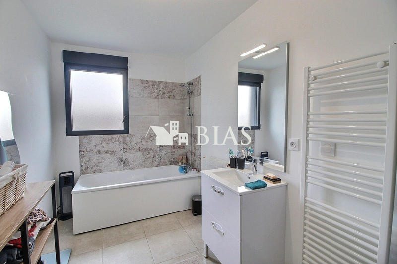 Maison contemporaine - 140 m² - 5 pièces