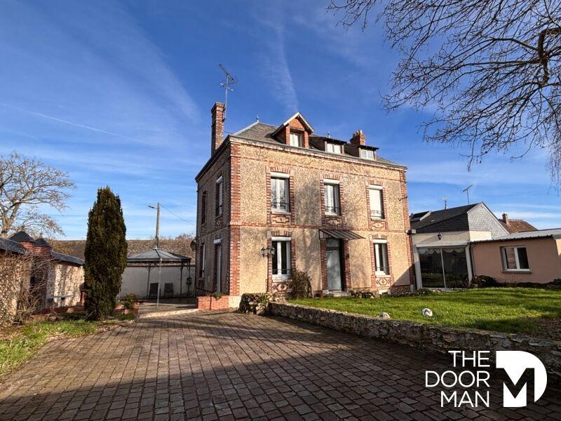 Maison bourgeoise - 245 m² - 9 pièces