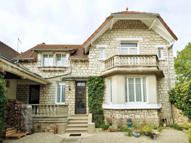 Maison en pierre - 134 m² - 6 pièces