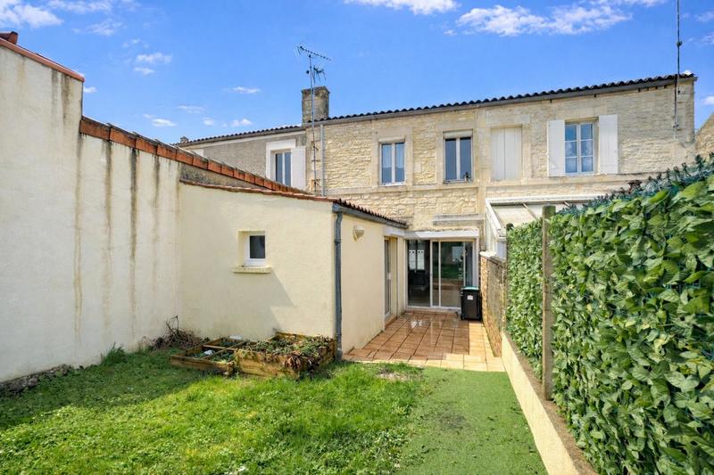 Maison - 95 m² - 4 pièces