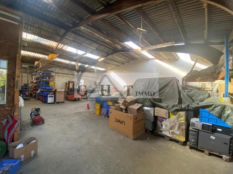 Entrepôt - 1 252 m²