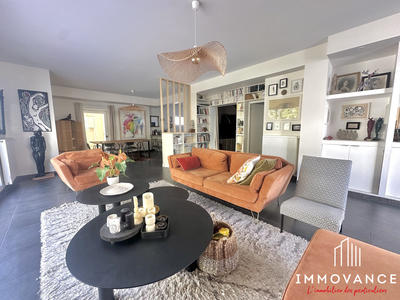 Villa - 225 m² - 8 pièces