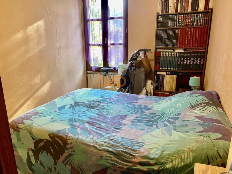 Maison - 180 m² - 11 pièces