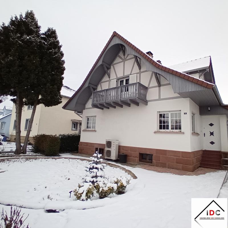 Maison - 96 m² - 5 pièces