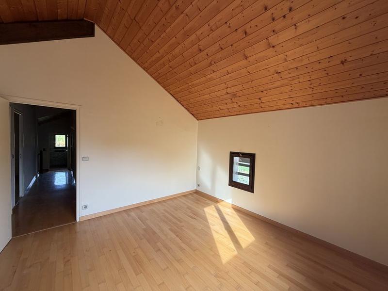 Propriété - 207 m² - 6 pièces