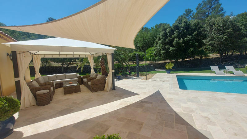 Propriété - 190 m² - 6 pièces