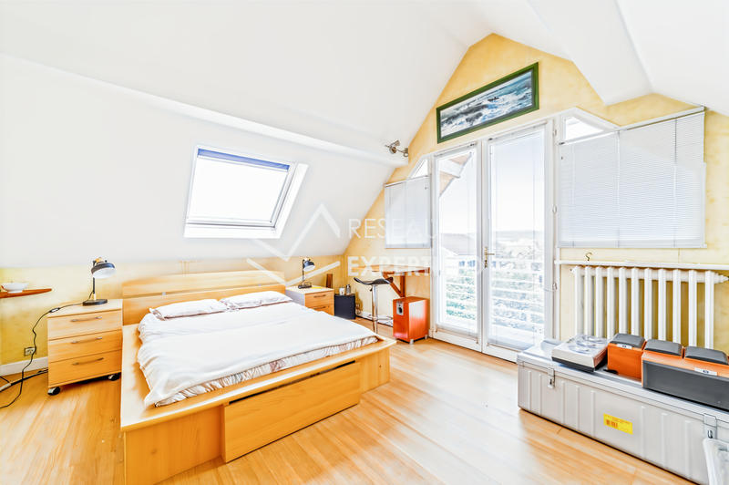 Maison - 206 m² - 9 pièces