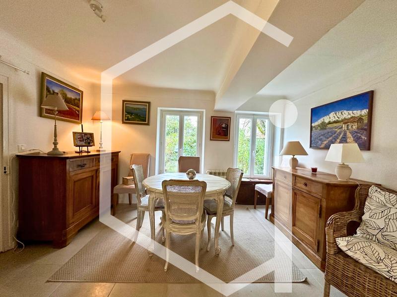 Maison - 182 m² - 7 pièces