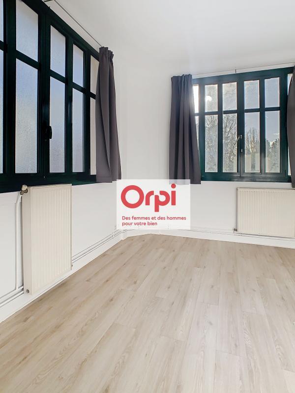 Loft - 101 m² - 4 pièces