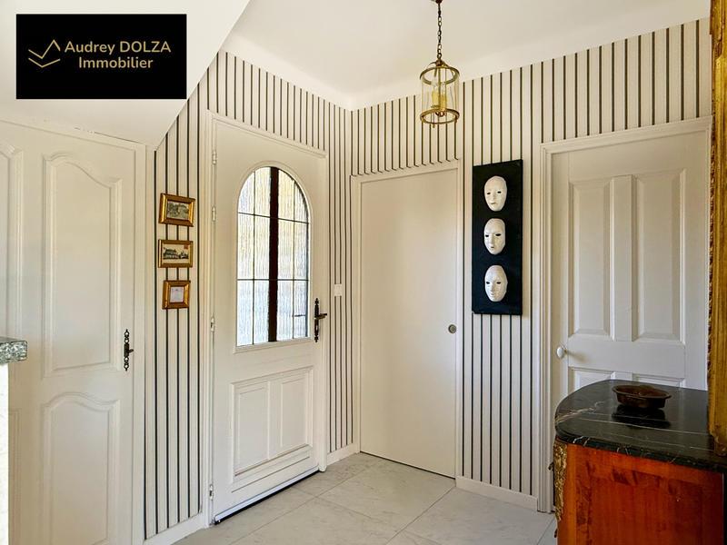 Maison - 186 m² - 8 pièces