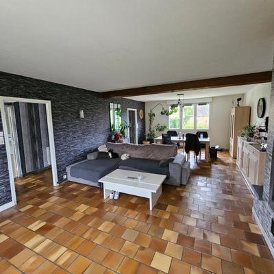 Maison - 240 m² - 8 pièces