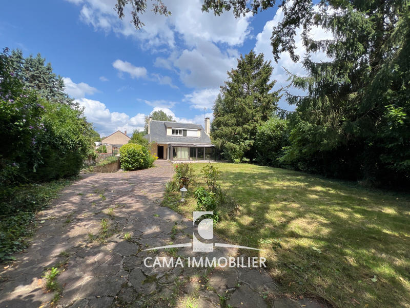 Maison - 349 m² - 10 pièces