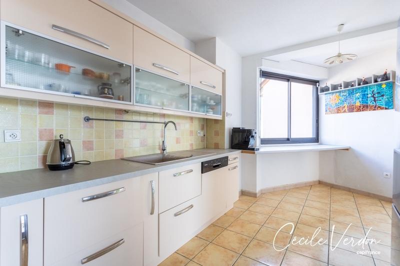Appartement - 192 m² - 8 pièces