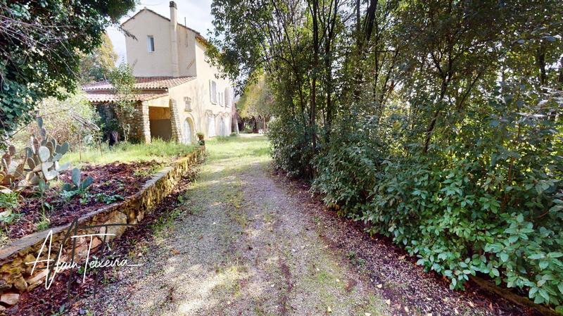 Maison - 290 m² - 10 pièces