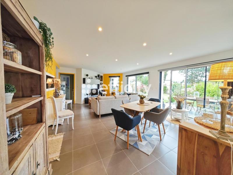 Maison - 122 m² - 6 pièces