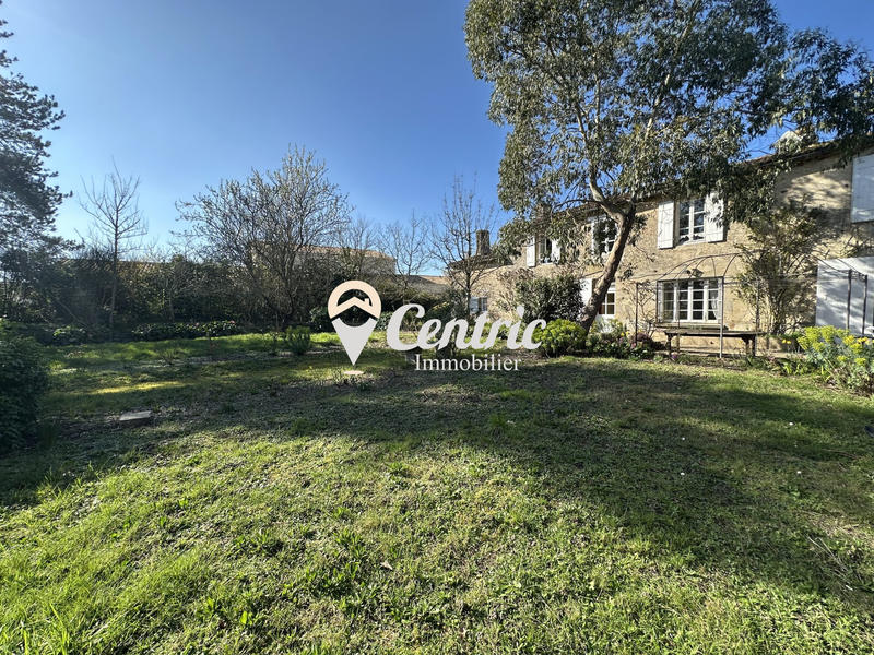 Maison ancienne - 230 m² - 8 pièces