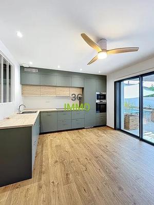 Maison - 121 m² - 6 pièces