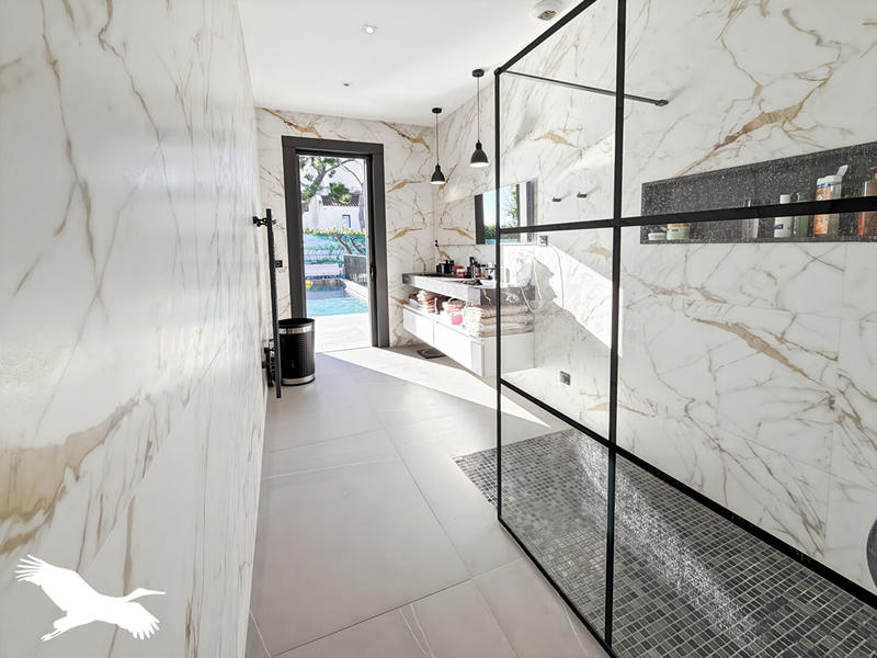 Maison - 350 m² - 12 pièces