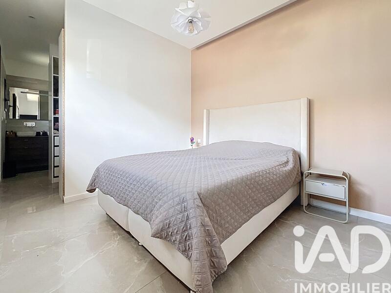 Maison - 180 m² - 5 pièces