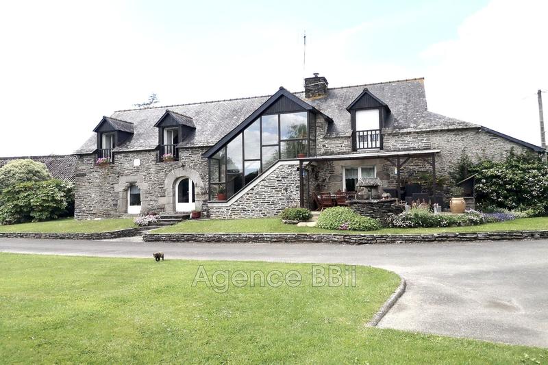 Maison - 217 m² - 8 pièces