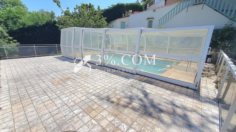 Propriété - 197 m² - 7 pièces