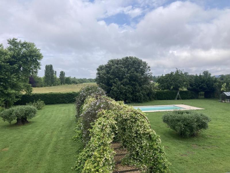 Maison en pierre - 300 m² - 6 pièces