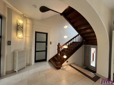 Maison - 200 m² - 8 pièces