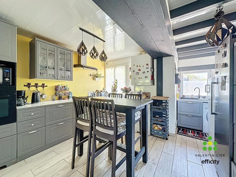 Maison - 126 m² - 7 pièces