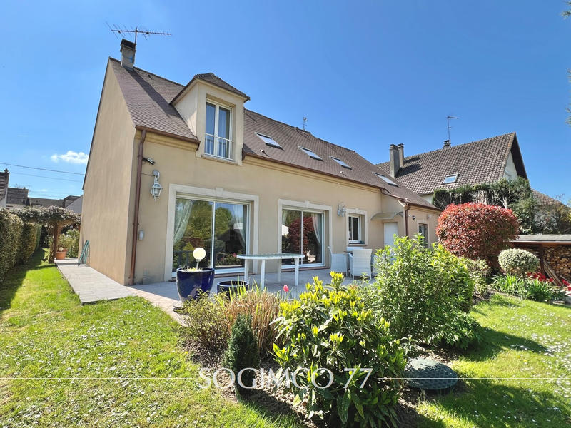 Maison - 179 m² - 7 pièces