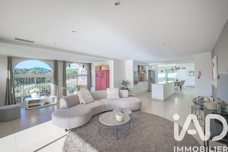 Maison - 161 m² - 5 pièces