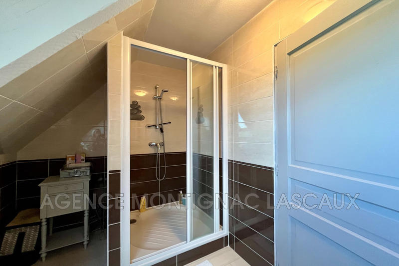 Maison - 220 m² - 6 pièces