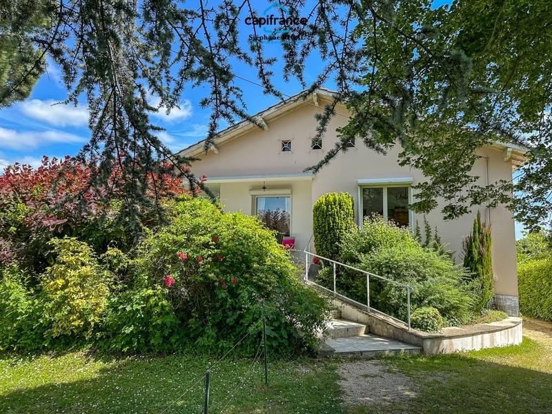 Maison - 148 m² - 8 pièces