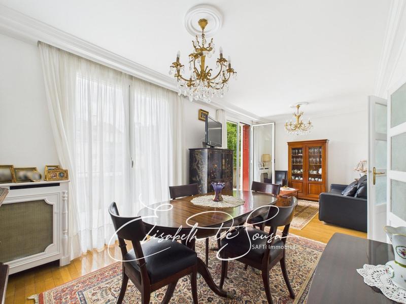 Maison - 152 m² - 8 pièces