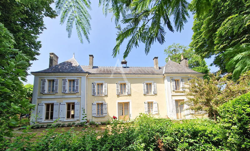 Maison - 208 m² - 8 pièces