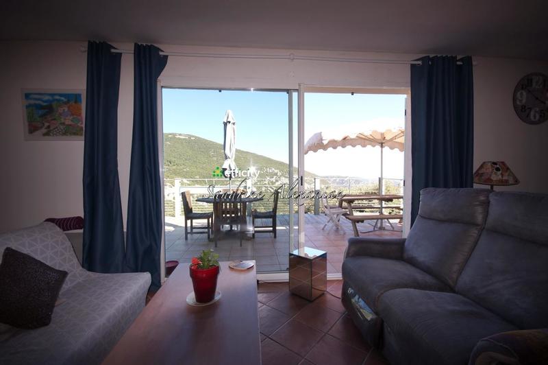 Maison - 104 m² - 5 pièces