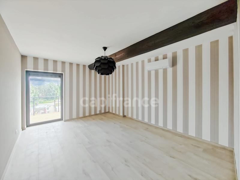 Maison - 230 m² - 9 pièces