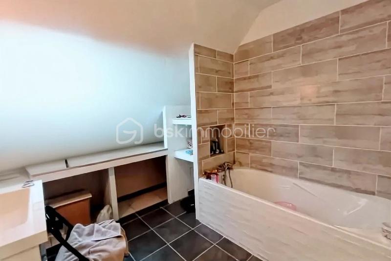 Maison - 168 m² - 7 pièces