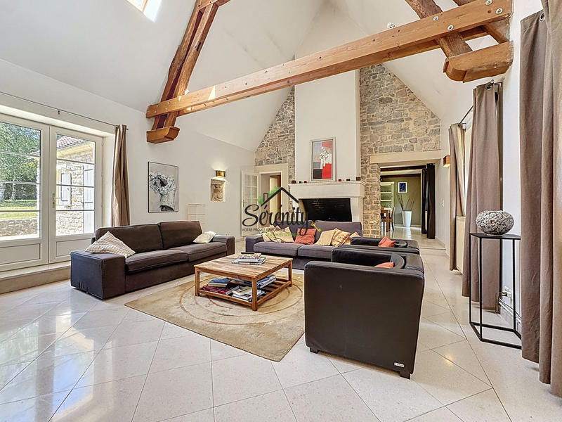 Maison - 266 m² - 8 pièces