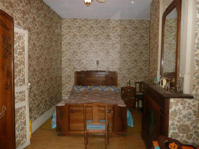 Maison - 270 m² - 8 pièces