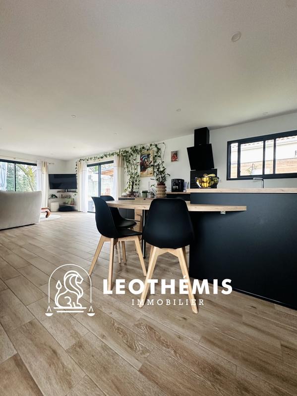 Maison - 93 m² - 4 pièces